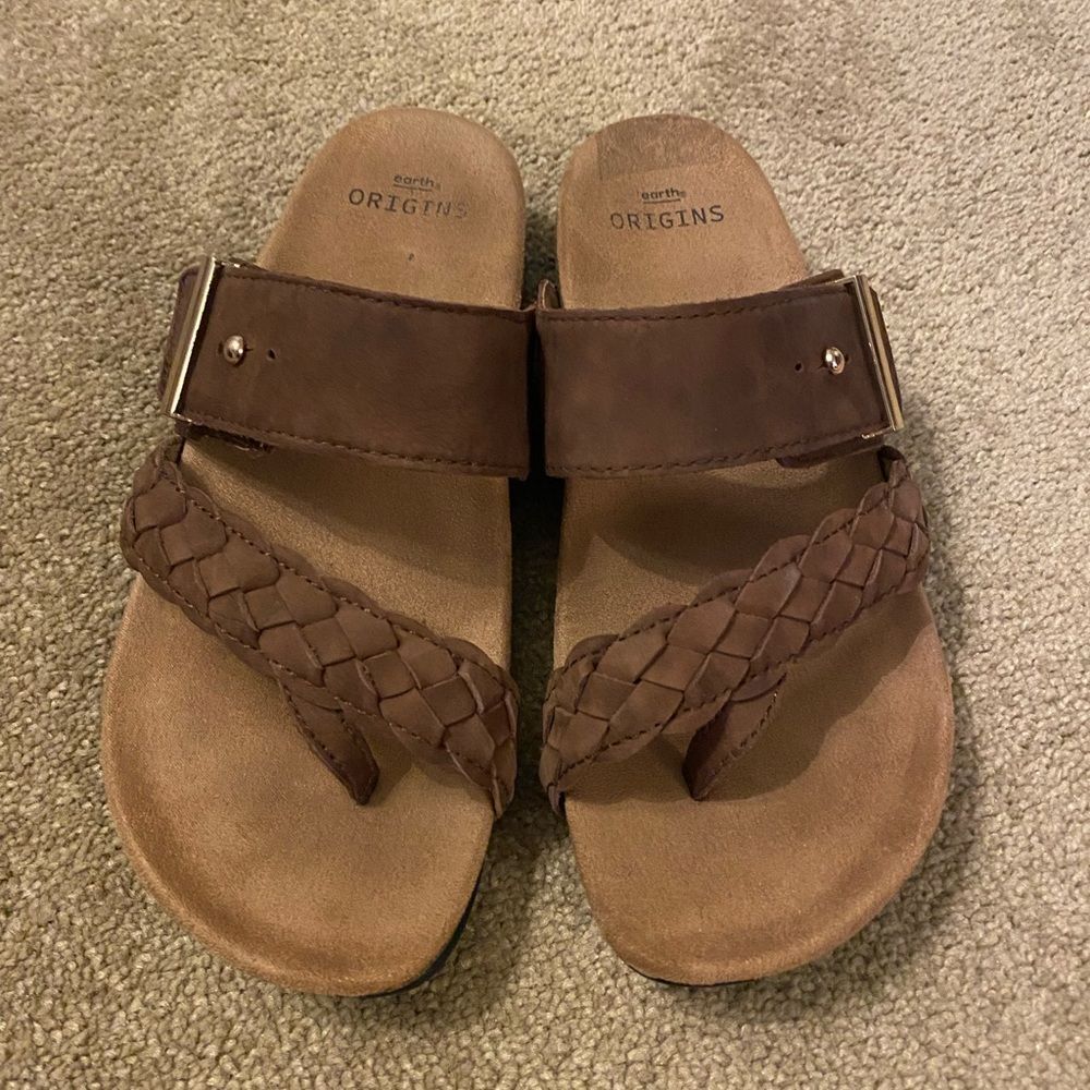 Earth Origins Suede Sandals Size 6w